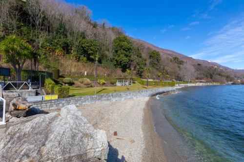  Blu Lake apartment on Ghiffa Beach - Happy Rentals in Ghiffa