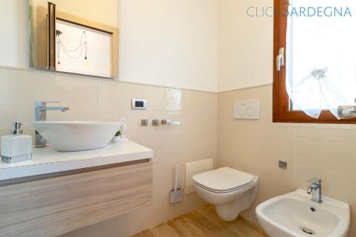 ClickSardegna Luxury Villa Elike with private pool with patio and barbecue area