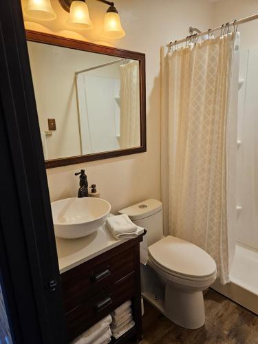 Charming Canyon Cabin with a View Charming Canyon Cabin with a View