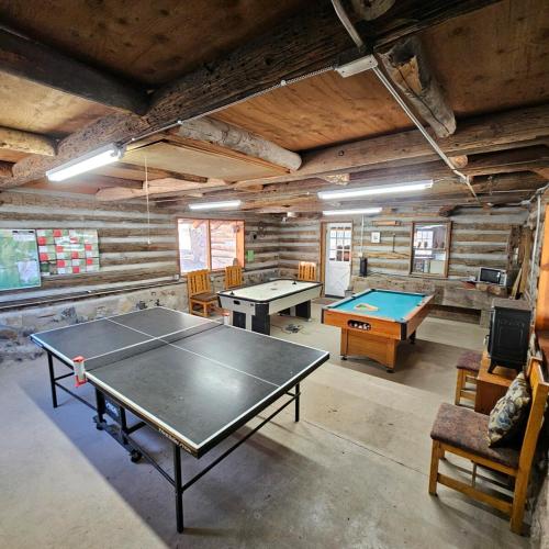 Charming Canyon Cabin with a View Charming Canyon Cabin with a View