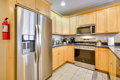 Wildwood Vacation Rental Walk to Beach Access! in Wildwood, USA