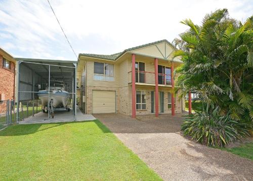 Burrumundi - 100M To Beach - Great Water Views - Deck - Air Con - WiFi - Pool Table, Burrum Heads (foto 2)