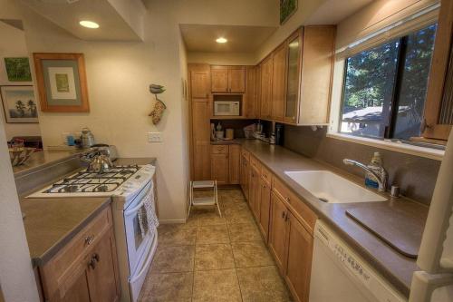 Sugar PIne home detail