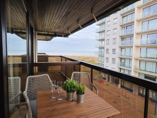Studio by the Beach with Sea View, Oostduinkerke (photo 4)