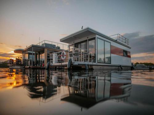 Havel River Houseboat in Zehdenick, Deutschland