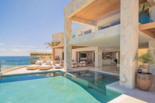 NEW Stunning Villa, full staff, gym and has its own Private Swimmable Beach