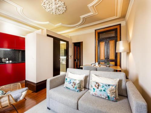 Duplex 2 Bedroom Apt for 3 in Bolhão Market, Porto