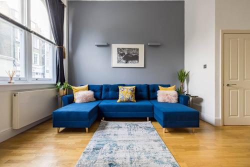 Niru Modern & Stylish Flat wHuge Private Terrace, London