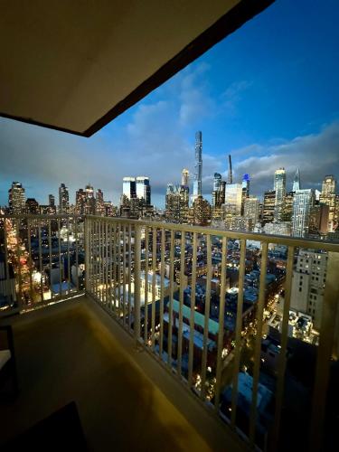 Midtown High Floor Fantastic Panoramic City View Corner 2 Bedroom Apartment, New York (Foto 6)