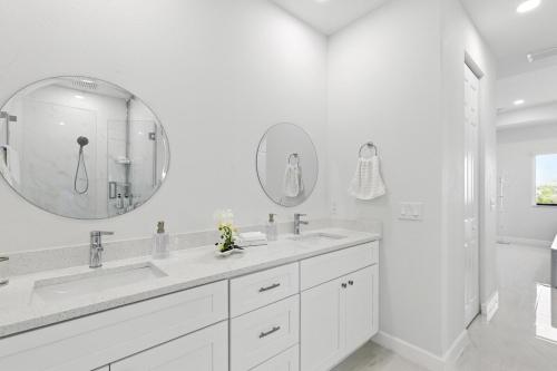 Beautiful Home with Canal Views