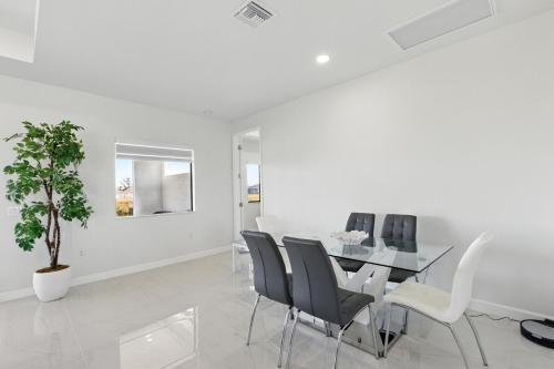 Beautiful Home with Canal Views