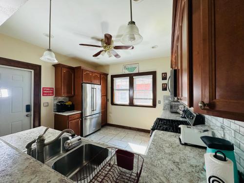 Konyha, Cozy Allentown Home near Richardson Olmsted Campus