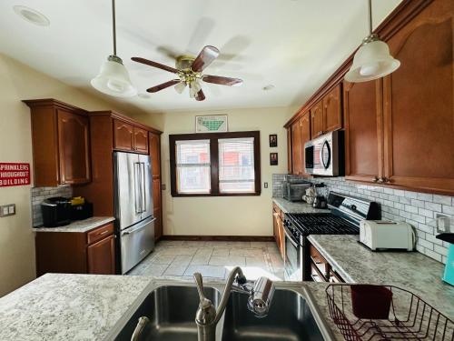 Konyha, Cozy Allentown Home near Richardson Olmsted Campus