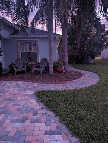 Nice and Cozy Apartment Private with Courtyard in Port St Lucie FL in Carlton, USA