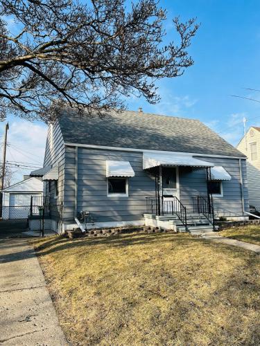 Зовнішній вигляд готелю, Charming & Spacious 3 bedroom Home near Downtown Ferndale, MI in Hazel Park