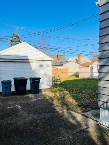 Зовнішній вигляд готелю, Charming & Spacious 3 bedroom Home near Downtown Ferndale, MI in Hazel Park