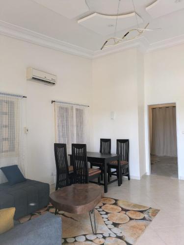 One-Bedroom Apartment image 2