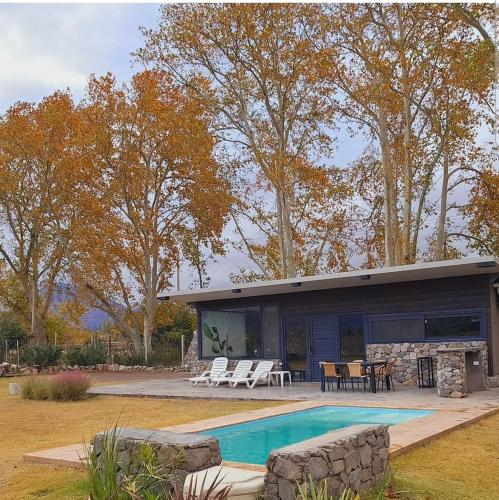 Iekārtas, Casa de Piedra in Villa Tacú