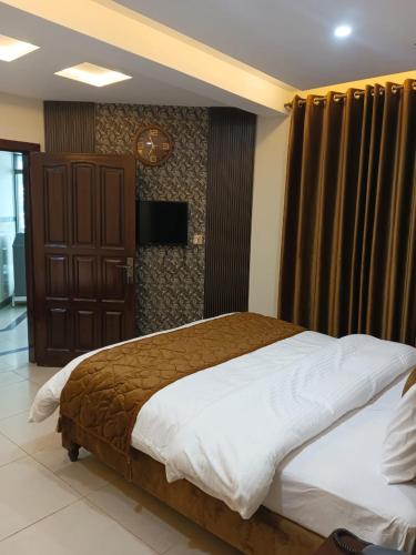 Osama's Room for Rent - main image