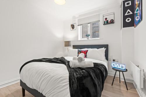2 Cosy Bedroom Sleeps 6 02 Arena Perfect for Contractors Families and Groups, London