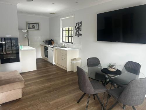 Aqua Apartment 4 in Pacific Palms