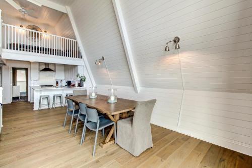 ChaletStyle Beach Condo in Fernandina Beach, USA