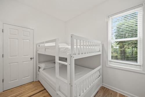 Boho Oasis - 15m to NYC- Sleeps 10