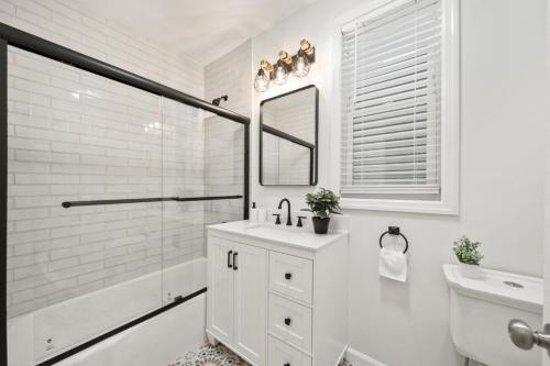 Boho Oasis - 15m to NYC- Sleeps 10