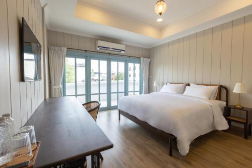 room detail thumbnail 0