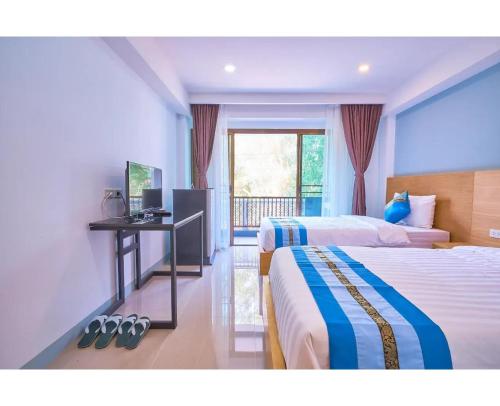 room detail thumbnail 1