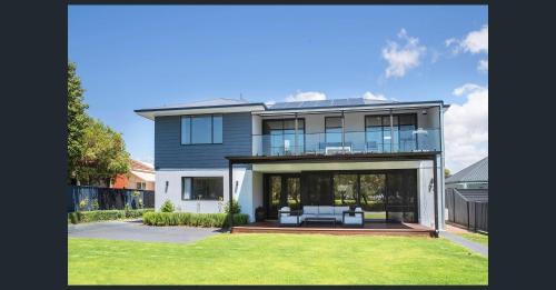 Huge Luxury Busselton Jetty