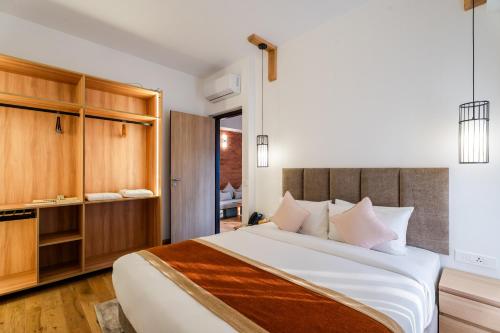 Deluxe Suite image 5