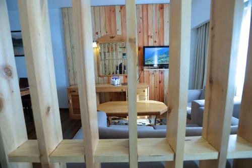 Executive Suite image 7