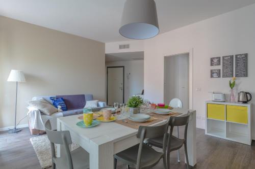 PeschieraHome Apartments Room Type - Deluxe Two-Bedroom Apartment PeschieraHome Apartments Room Type - Deluxe Two-Bedroom Apartment