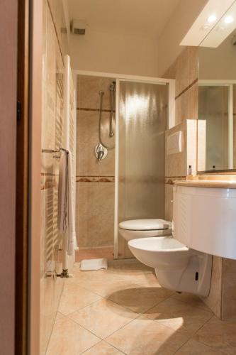Hotel Luxor - image 2