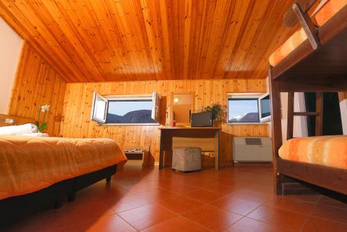 Hotel Holidays