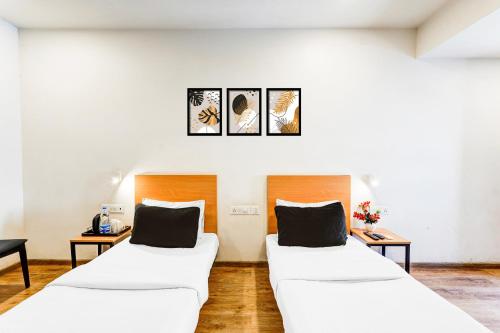Standard Double Room image 7