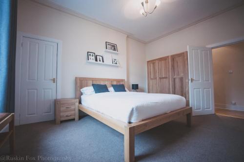 Stylish and Spacious two bed in Aberdeen's West End