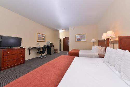 2 queen beds