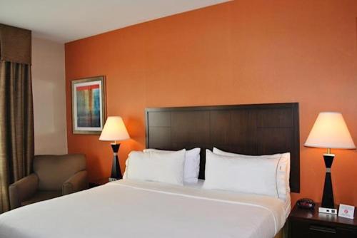 Standard King Room - Communications Accessible