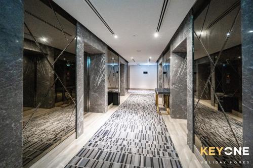 Sleek & Modern Studio in Business Bay 1 - image 5