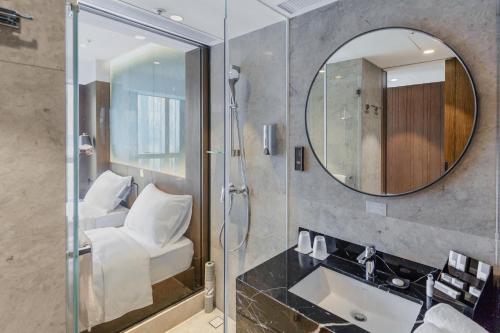 room detail thumbnail 2