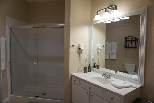 Universal Studios Area Apartment - image 8