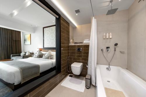 room detail thumbnail 1
