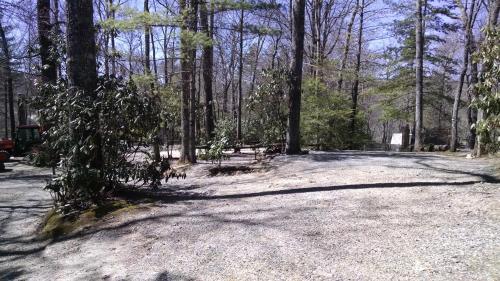 Linville Falls Campground, RV Park, and Cabins - Hotel - Linville Falls