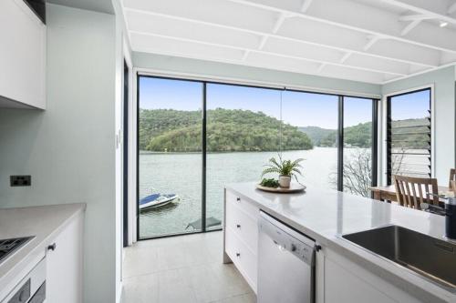 Berowra Waters Glass House in Berowra