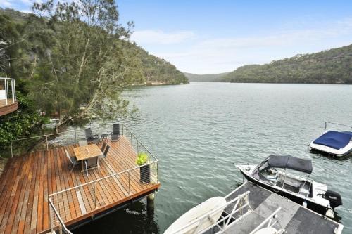 Berowra Waters Glass House in Berowra