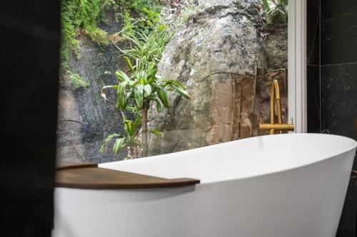Berowra Waters Glass House in Berowra