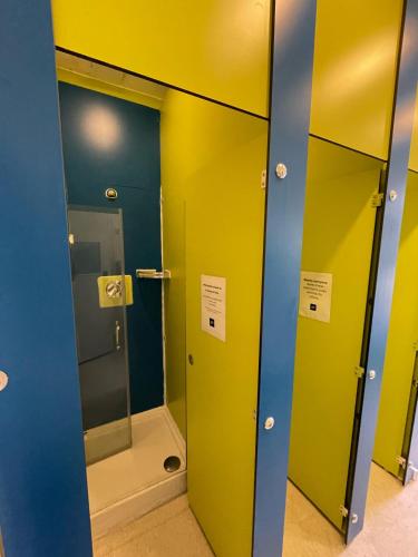 Saint James Backpackers - image 8