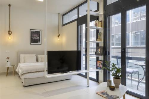 Sci-Fi Themed Studio in Koukaki, Athen